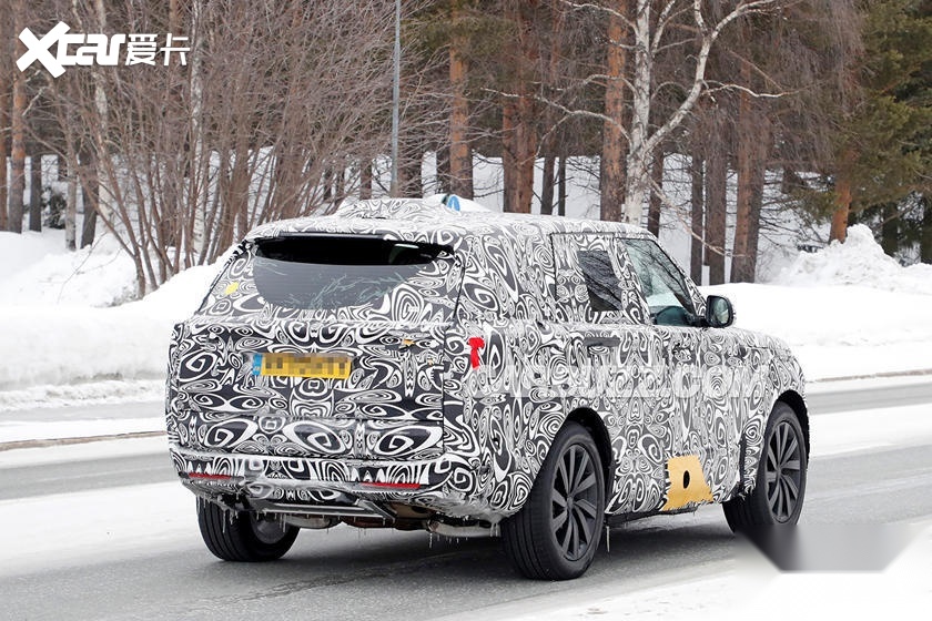 2022款路虎揽胜测试谍照曝光采用新格栅设计