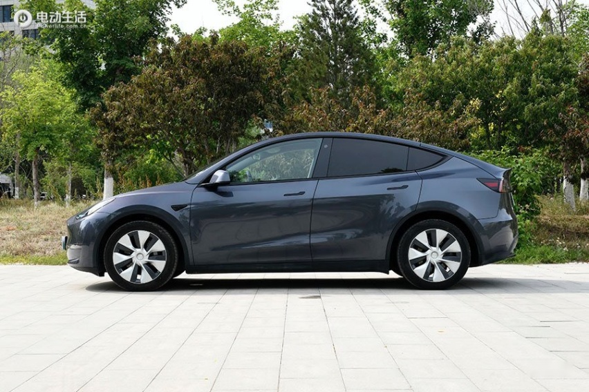 别克E5对比Model Y / ID.6 CROZZ