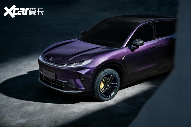 预售订单破6万！极狐阿尔法T7上市，13.28万起的越级大五座SUV