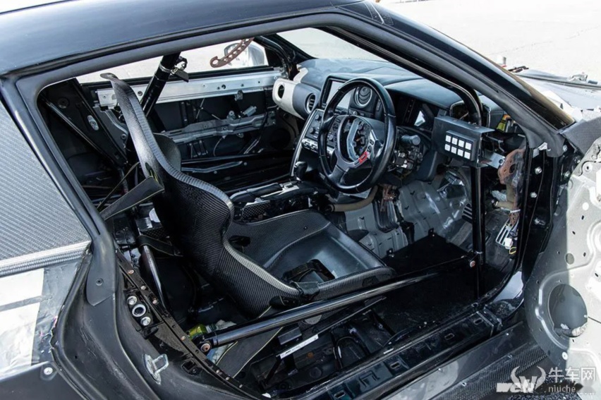 2000匹直线战神GT-R R35 为稳定涡轮前置水箱后移