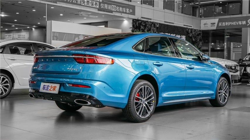 吉利星瑞到店实拍：少有的长轴宽体和2.0T紧凑级轿车！
