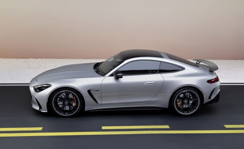 全新AMG GT亮相,零百3.2s，4.0T大V8+隐藏式尾翼
