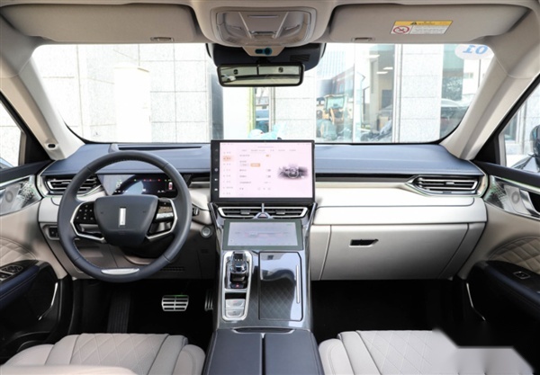 起售价近30万：纯电续航超200公里的摩卡DHT-PHEV，贵不？