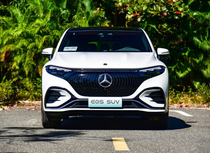 宝马iX对比奔驰EQS SUV，谁是百万元电动车天花板？