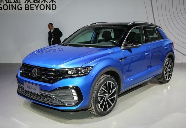 大众T-ROC探歌身形匀称，属于耐看类型，颜值需要慢慢细品
