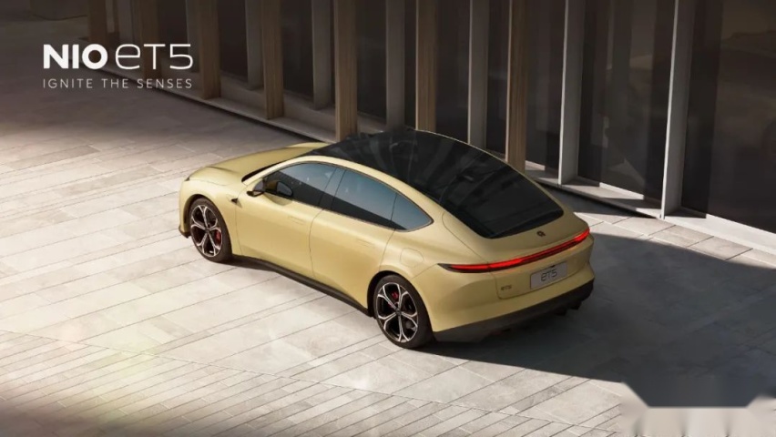 ET5让蔚来APP瘫痪，这车有多好，买它还是更便宜的Model 3？
