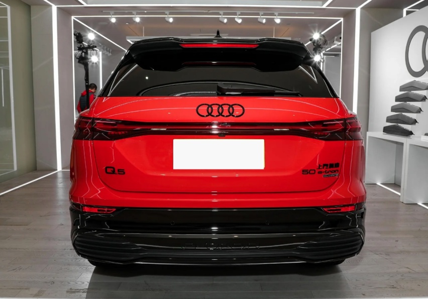 奥迪中的“价格屠夫”！中大型豪华SUV，Q7同款却便宜27万多