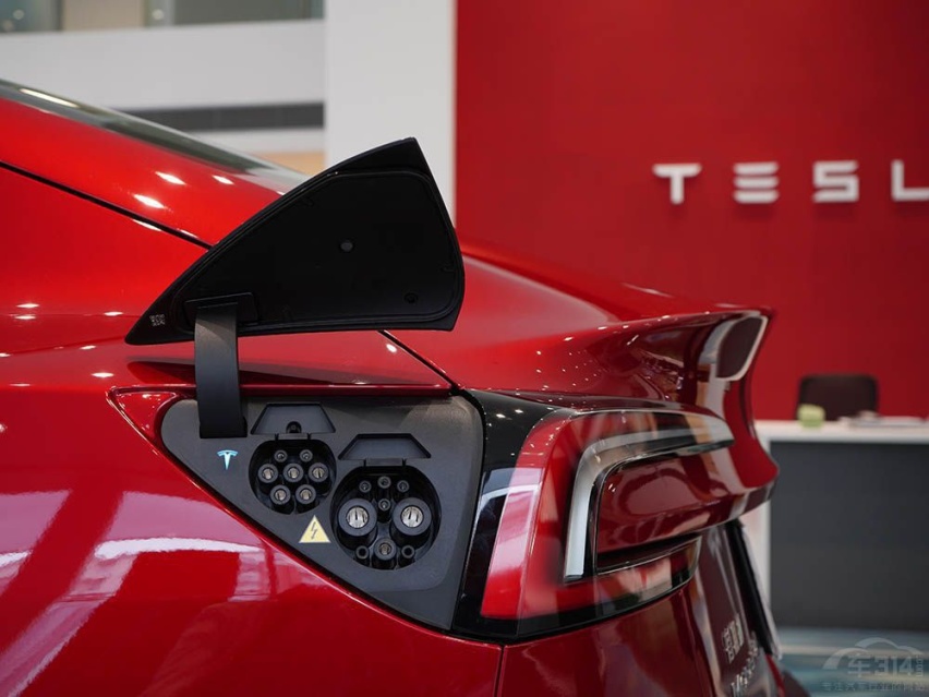 Model 3和智界S7 谁才是纯电轿车之王？
