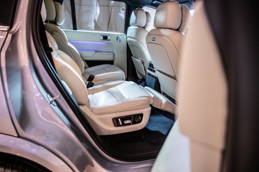 理想 L9 深度解析:“家用 SUV”的多元宇宙
