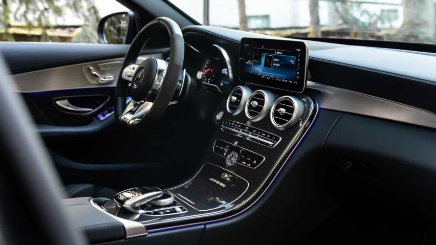 最后的大V8 Manhart爆改AMG C63 S旅行车 狂飙722马