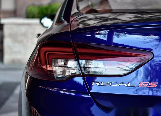布雷博刹车、6.2破百堪称同级最强的君威GS为何火不起来?