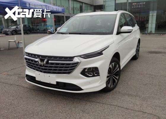 全新五菱凯捷到店白色涂装更精致采用6座布局