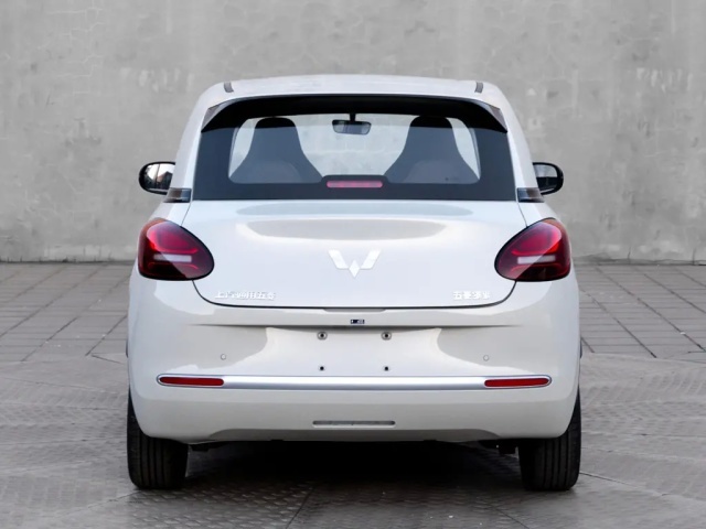 “大号”MINI EV，五菱缤果曝光，和比亚迪海鸥要提前打起来了