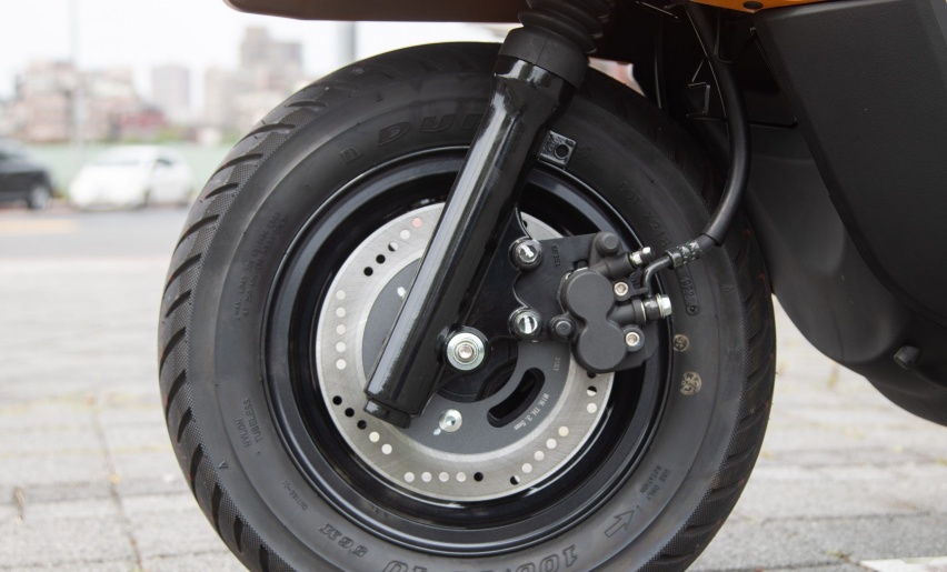 2023铃木SUI 125新车试驾：K-car风格踏板摩托车