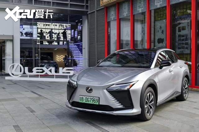 试驾雷克萨斯全新RZ：虽然是辆电车，驾驶质感依然很雷克萨斯