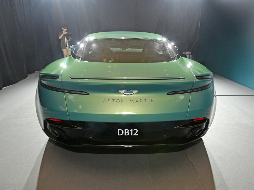 阿斯顿·马丁DB12正式上市，251.8万起，零百加速3.6秒