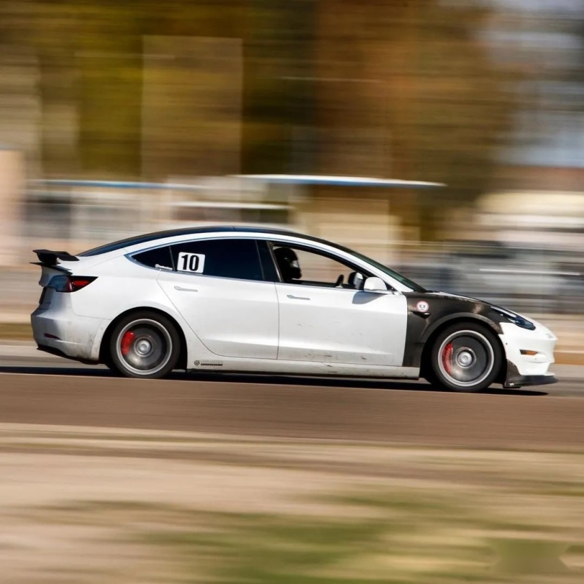 扬言刷新全美赛道纪录！赛化特斯拉Model 3有这个实力吗？