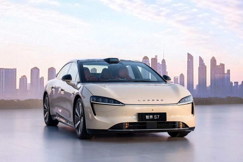 24.98万起，最高续航855km，华为智界S7能捅破天？