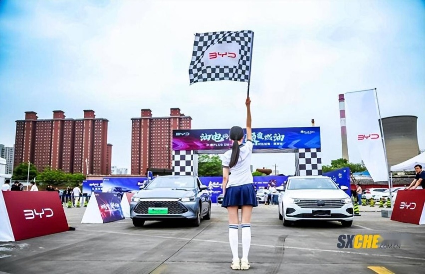 比亚迪秦PLUS DM-i 2023冠军版深度对比试驾西安站 颠覆燃油