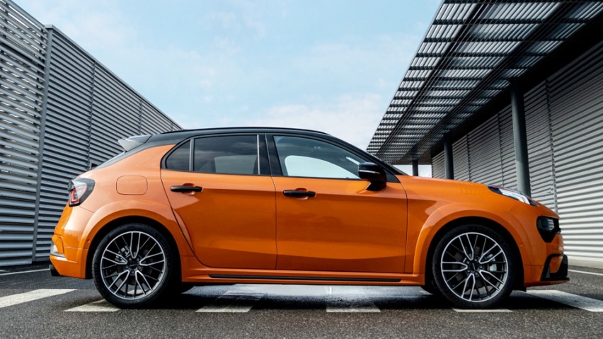 都是Hatchback，思域1.5T领克2.0T，这题难么？