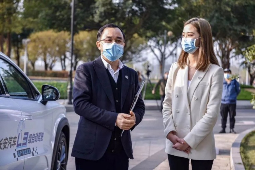 从钢板蜕变成整车，长安UNI-T工厂直播“变形记”