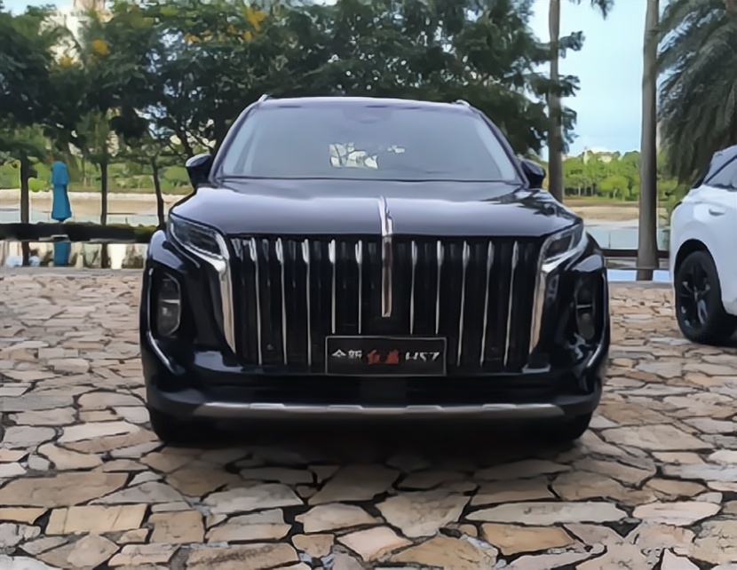 全新红旗HS7实车曝光，尺寸比前作缩水，重新定位难道是为了HS8？