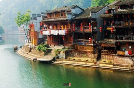 暑假毕业旅行清单，湘西凤凰古城旅行攻略指南！​