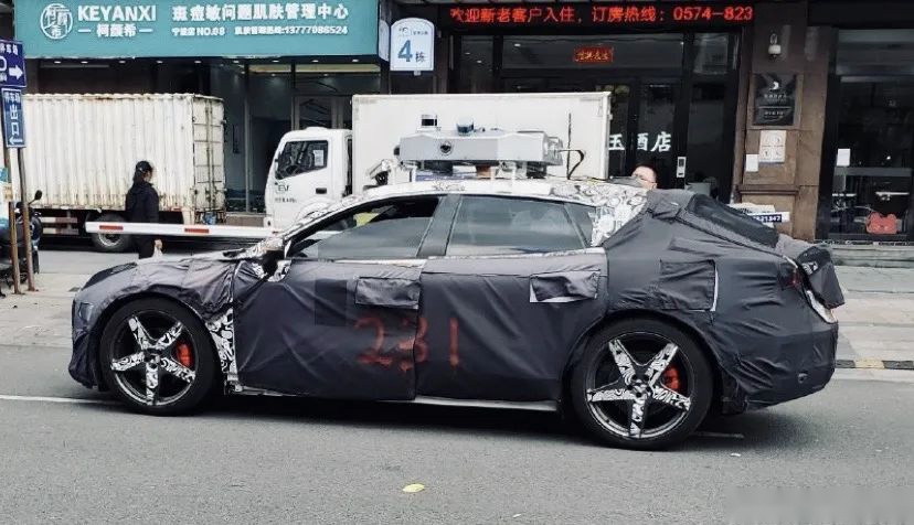 领克08来了，造型媲美Panamera，续航700公里？
