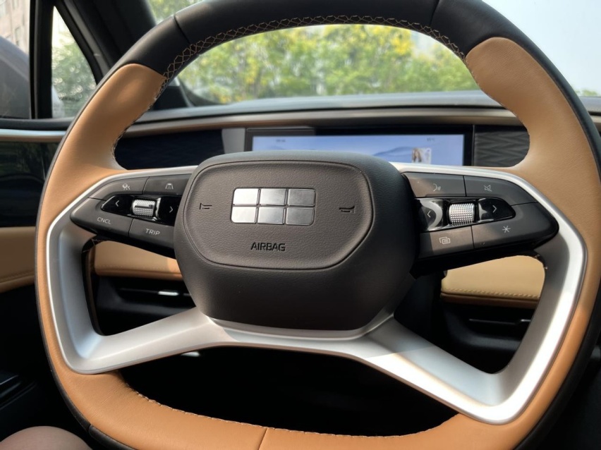 15万混动SUV，你选银河L7还是宋PLUS DMI？