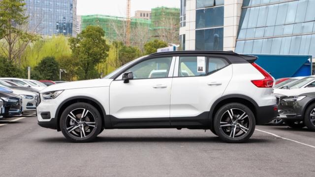 沃尔沃XC40更安全，凯迪拉克XT4更快，怎么选？