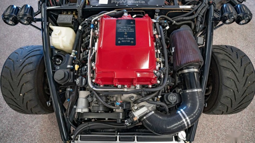 公路卡丁车534匹V8发动机 留用马自达MX-5底盘部件