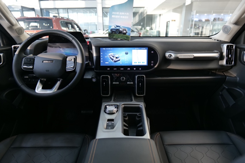 10万出头可城可野的大空间SUV，探店2024款哈弗大狗
