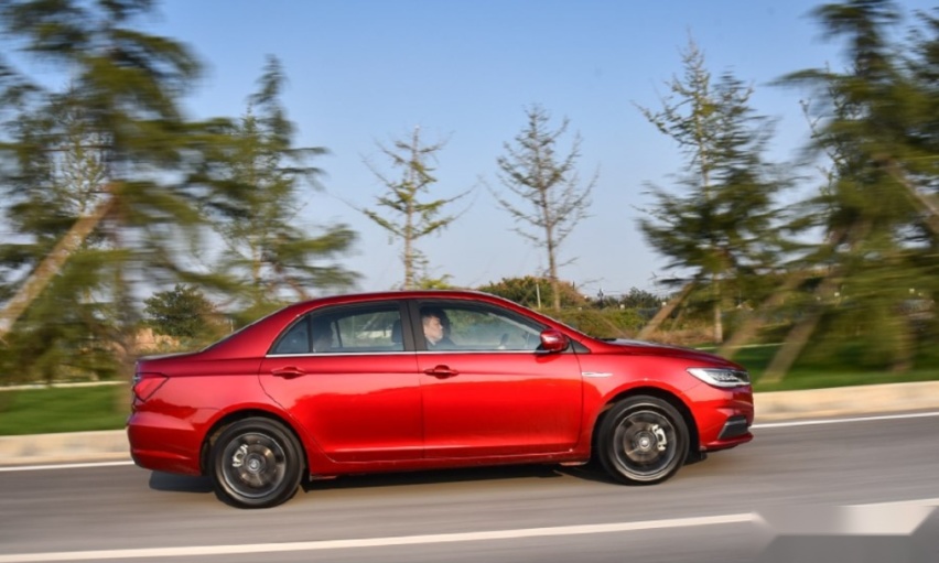 踏实、超值的家用轿车，比亚迪秦燃油版完全购车手册