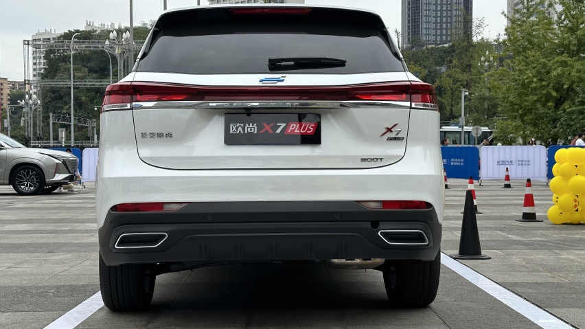10万级预算获得理想L8一样的智能体验？长安欧尚X7 PLUS车机实