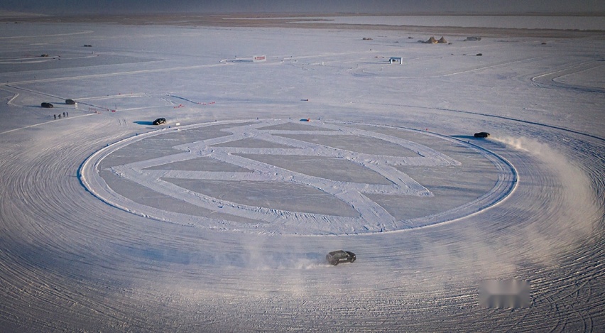 冰天雪地零下30度，开台4米9的大块头SUV也能爽飞？
