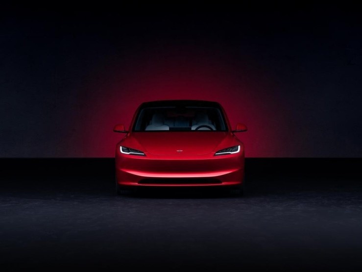 卉眼识车|特斯拉Model 3 焕新版25.99万元开启预售