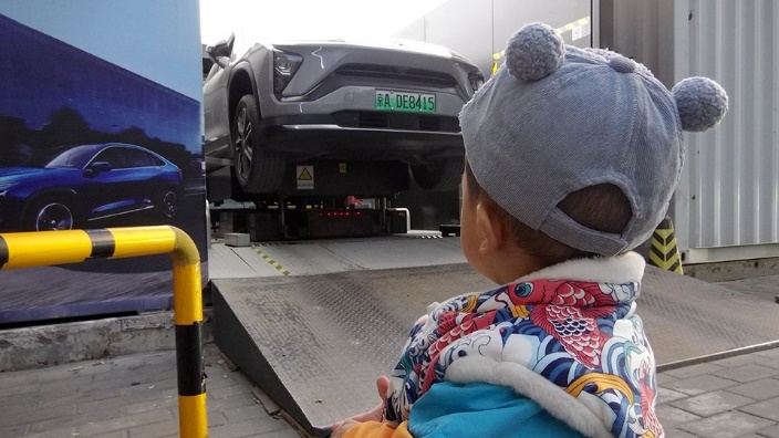 一台让两个家庭微笑的EV：蔚来ES6春节日记