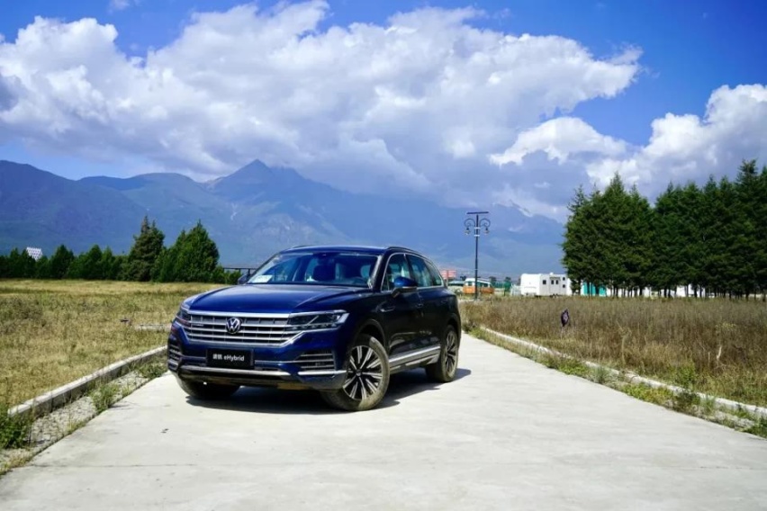 试驾大众途锐eHYBRID：加速快过3.0T+更低价格+绿牌