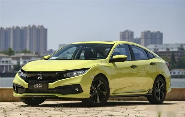 售价11.59万起，全新马自达3标配倒车影像、8安全气囊