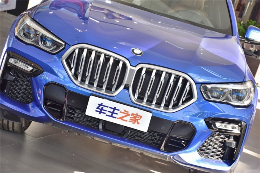 百万级Coupe SUV实拍对比 宝马X6和奥迪Q8谁更香？