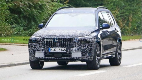 采用分体式大灯，ALPINA XB7谍照曝光