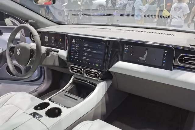 买纯电中大型车？汉EV、零跑C01等很合适