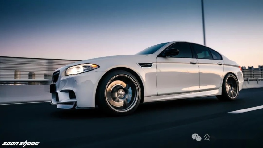 福特Mustang到奥迪S5再到宝马M5，漫漫玩车路终于圆了V8梦