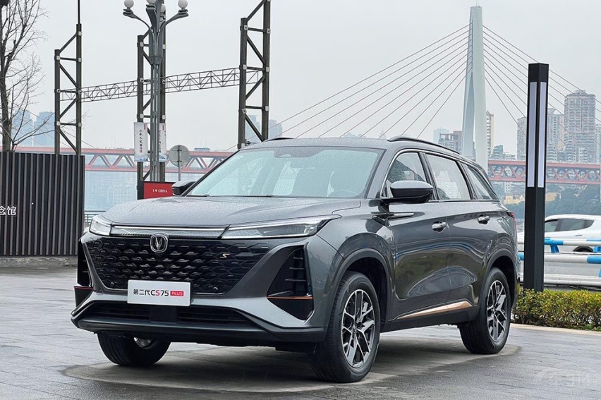 CS75 PLUS中期改款上市：为何说哈弗H6没得玩儿了？