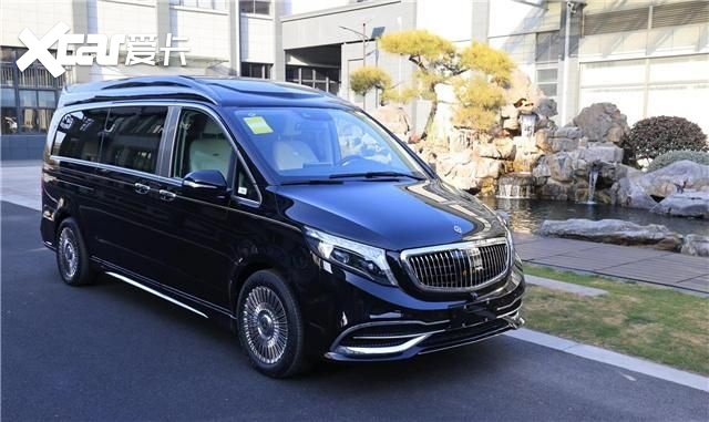 奔驰v260l改装迈巴赫,卡莫兹天阅全隔断,工艺与内饰的豪华上装