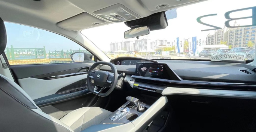 试驾长安UNI-V智电iDD：安全又节能，续航1100km拒绝里程焦虑