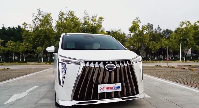 试驾传祺M8宗师系列双擎御尊版：吃得少跑得快，关键还很便宜