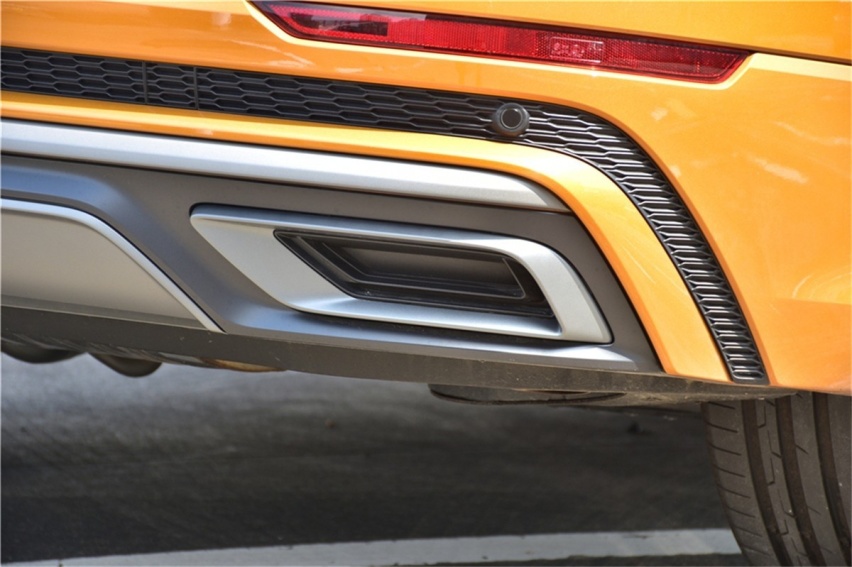 百万级Coupe SUV实拍对比 宝马X6和奥迪Q8谁更香？