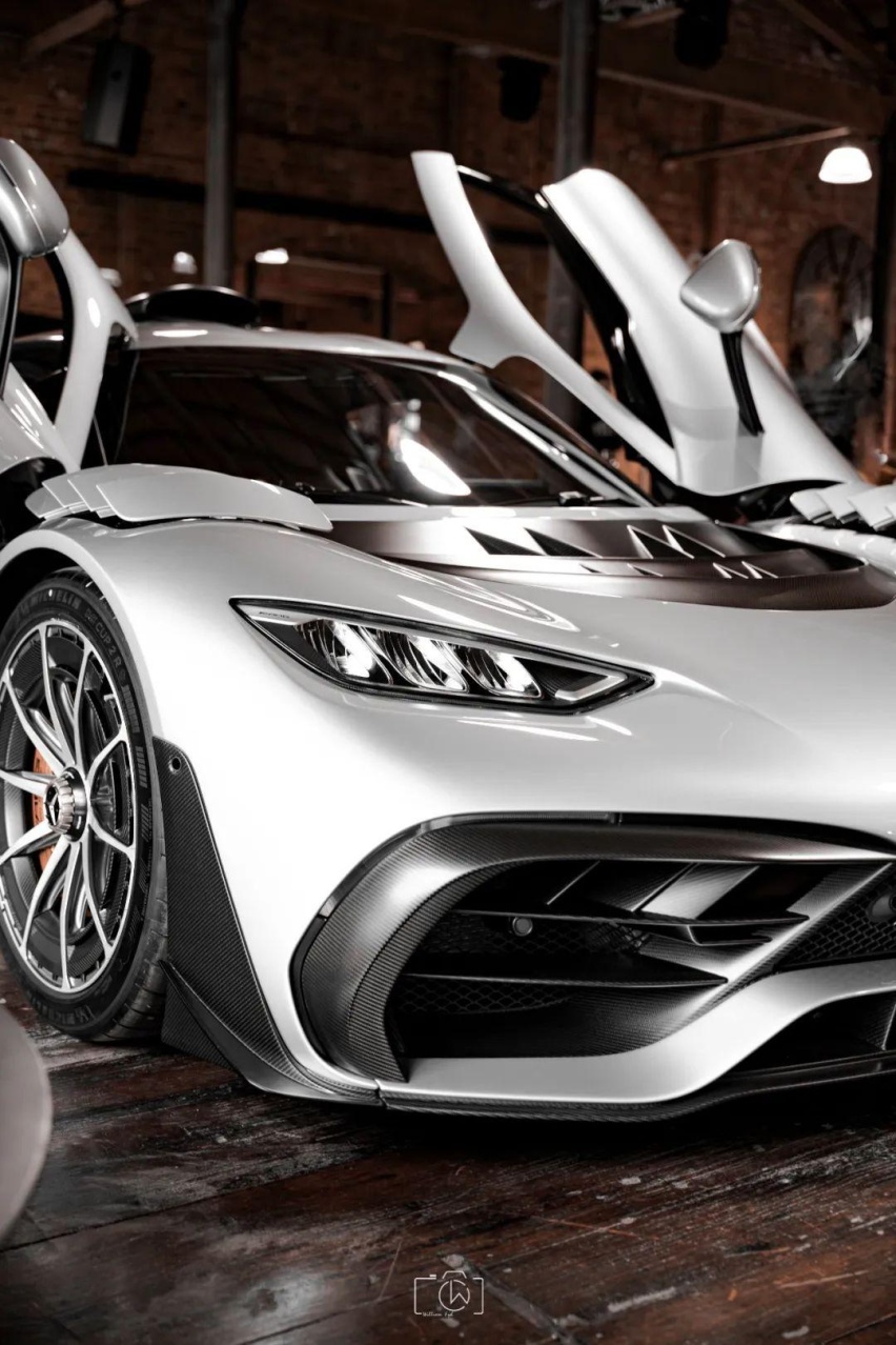 实拍全澳首台AMG ONE，全世界年纪最大的车主？