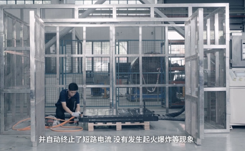 暴力出击！看长安深蓝SL03如何坚守电池安全的底线